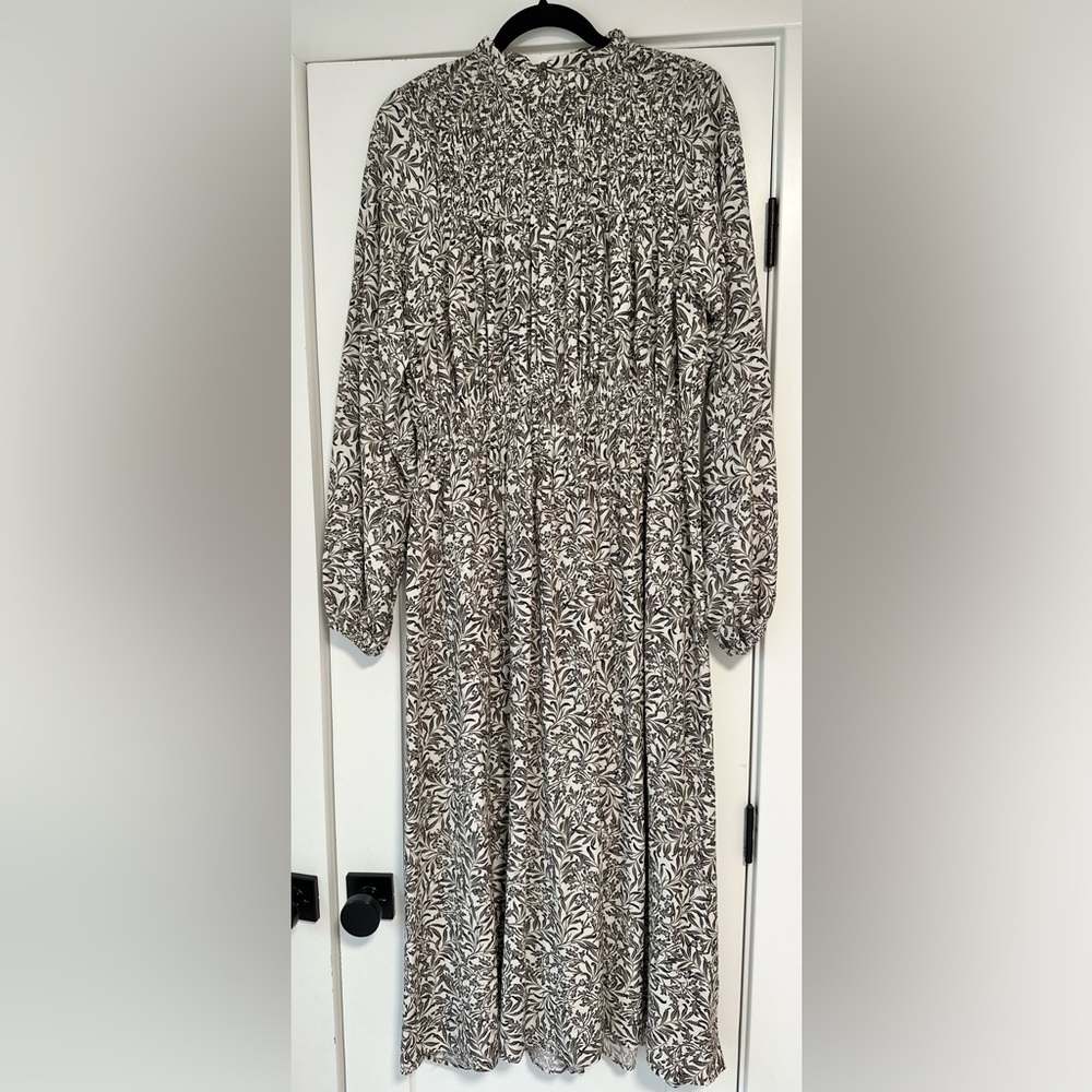 H&M Smocked Maxi Pattern Dress, Spring - Picture 2 of 13